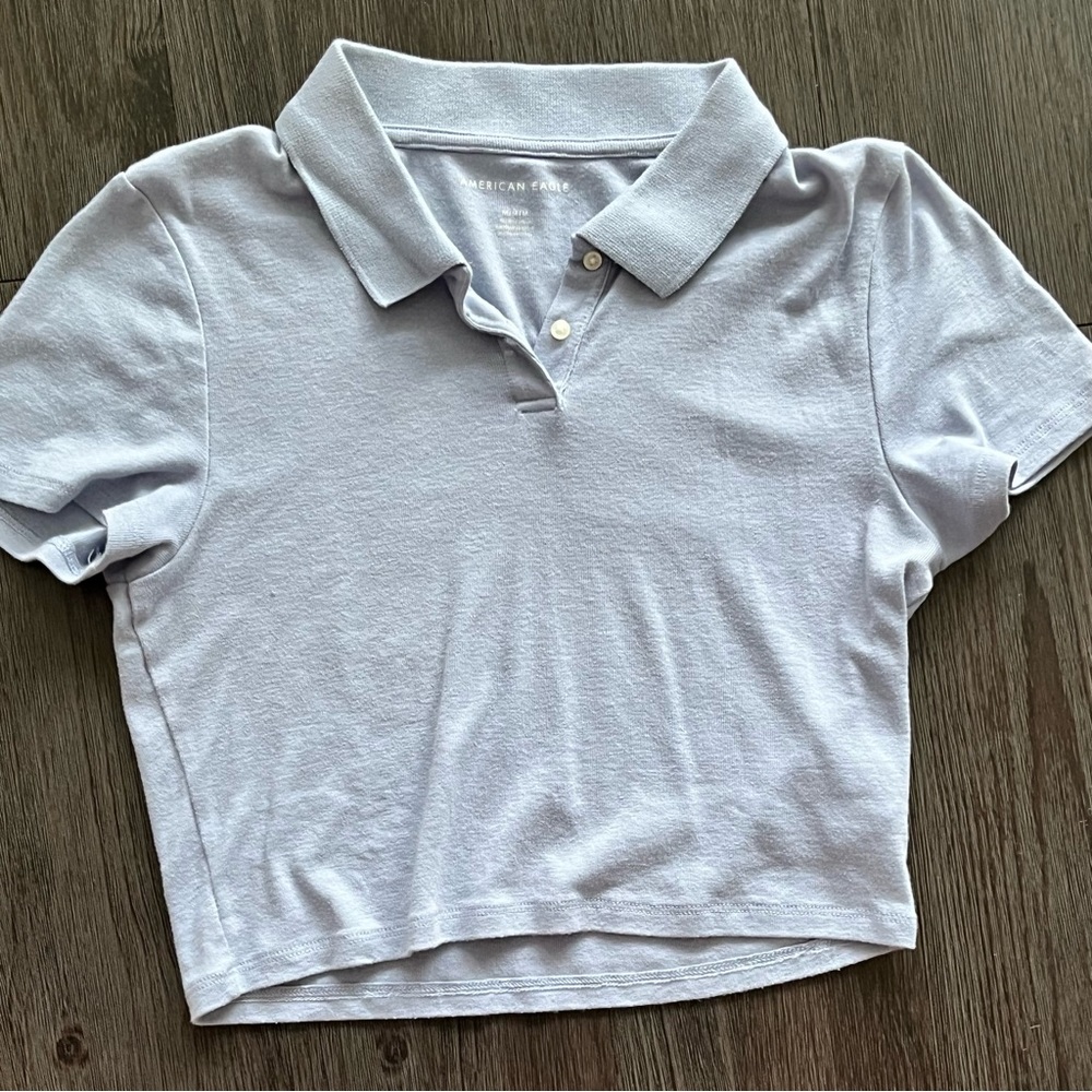 AE Cropped Light Blue Collared Shirt